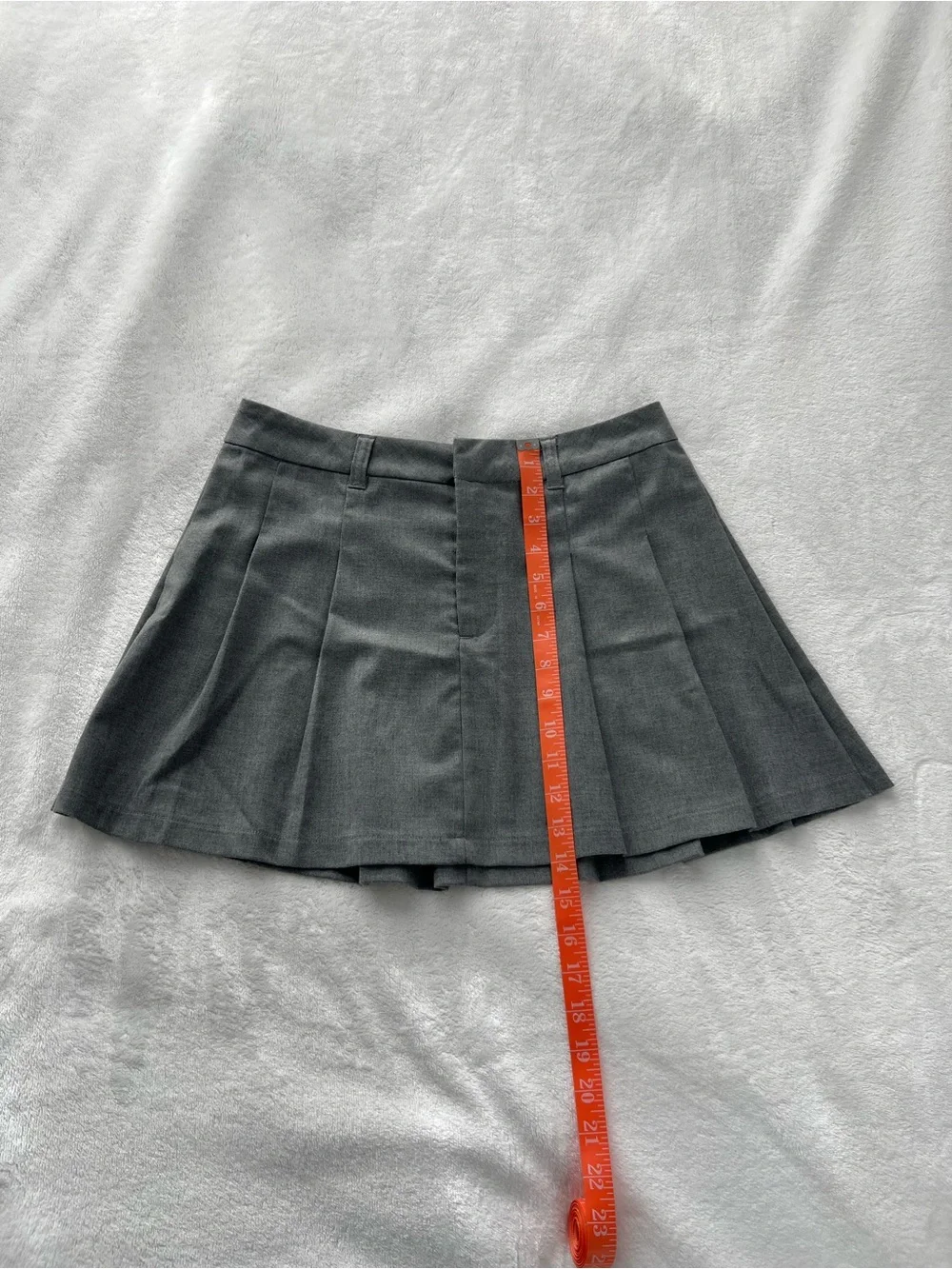 H&M Gray Pleated Mini Skirt